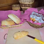 Cavaria